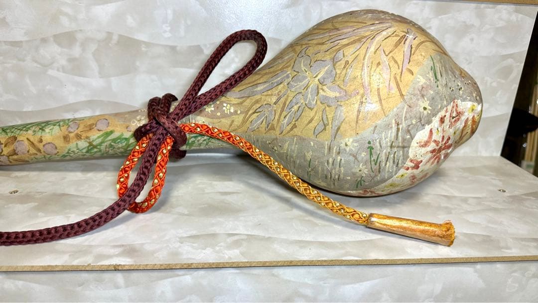 着物の絵付け師/逸品/ひょうたん/瓢箪/オブジェ/縁起物/組紐付き