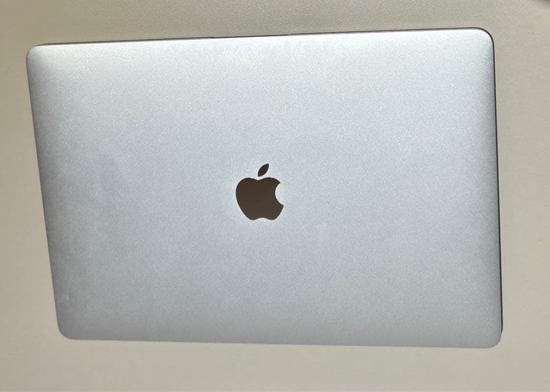 Apple MacBook Air 13-inch (2020) 本体