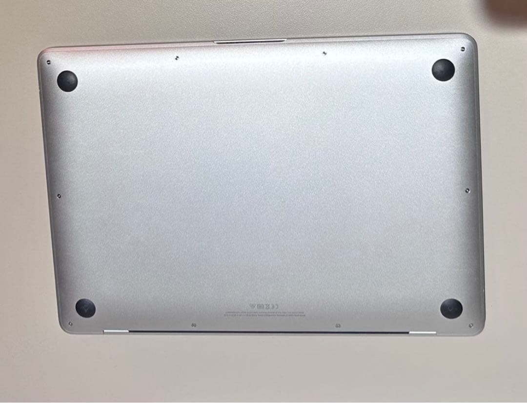 Apple MacBook Air 13-inch (2020) 本体