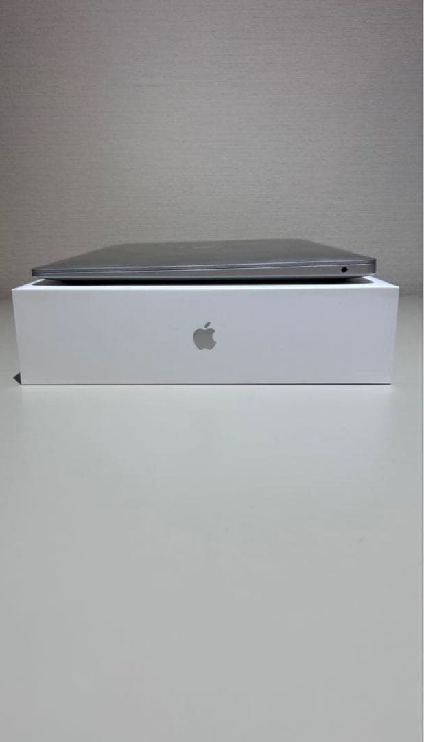 Apple MacBook Air 13-inch (2020) 本体