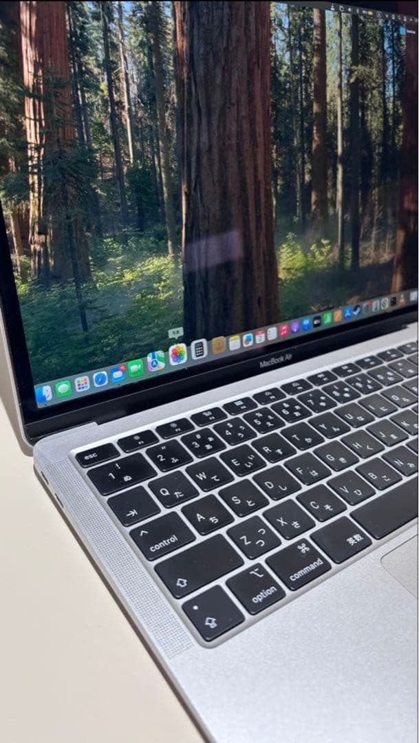 Apple MacBook Air 13-inch (2020) 本体