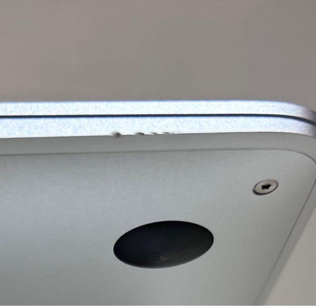 Apple MacBook Air 13-inch (2020) 本体