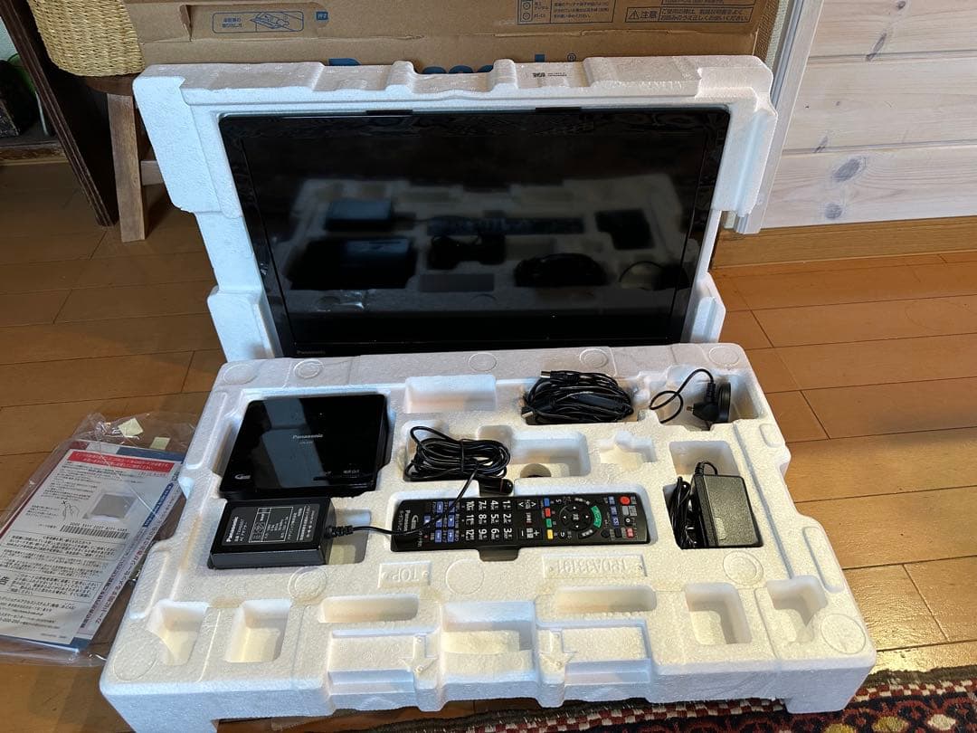 Panasonic UN-19F9-K 19インチ液晶テレビ