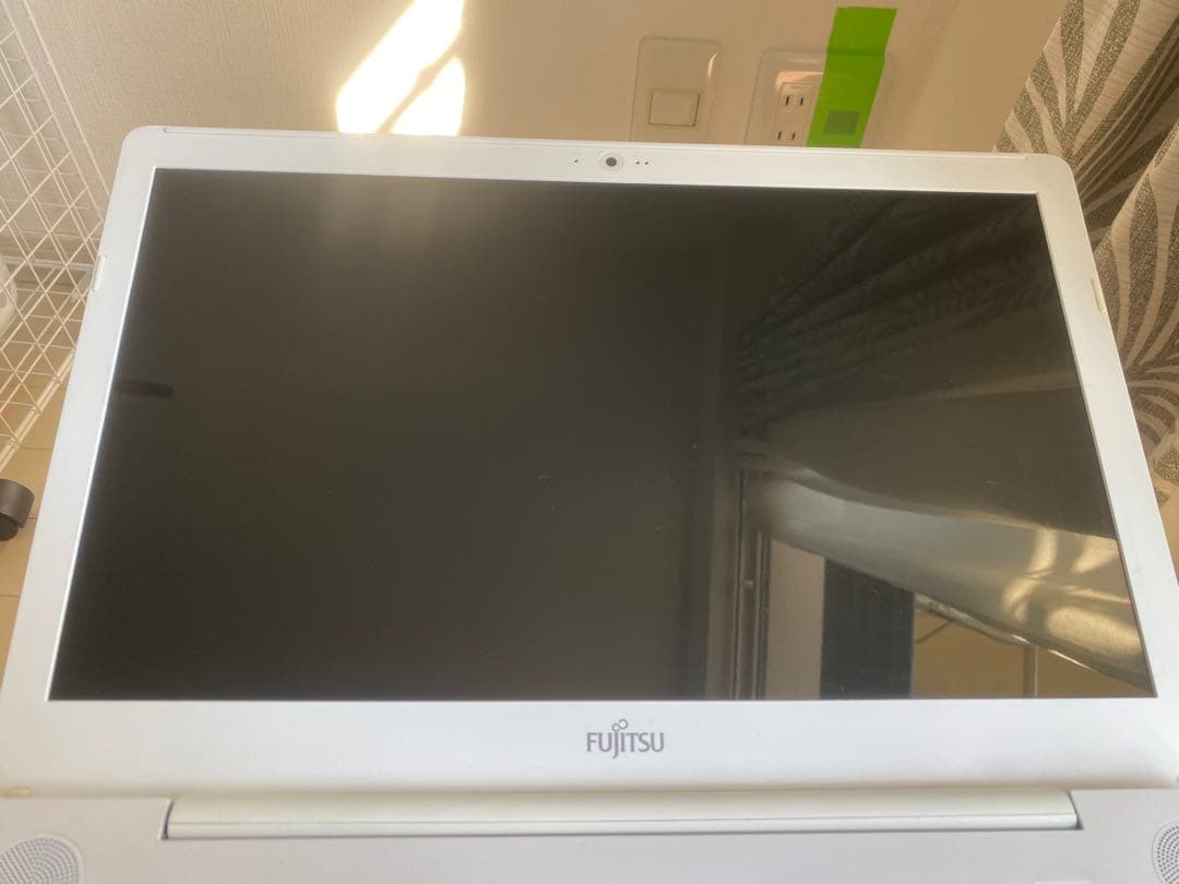 ノートパソコン 富士通 LIFEBOOK ホワイトAH50/C2