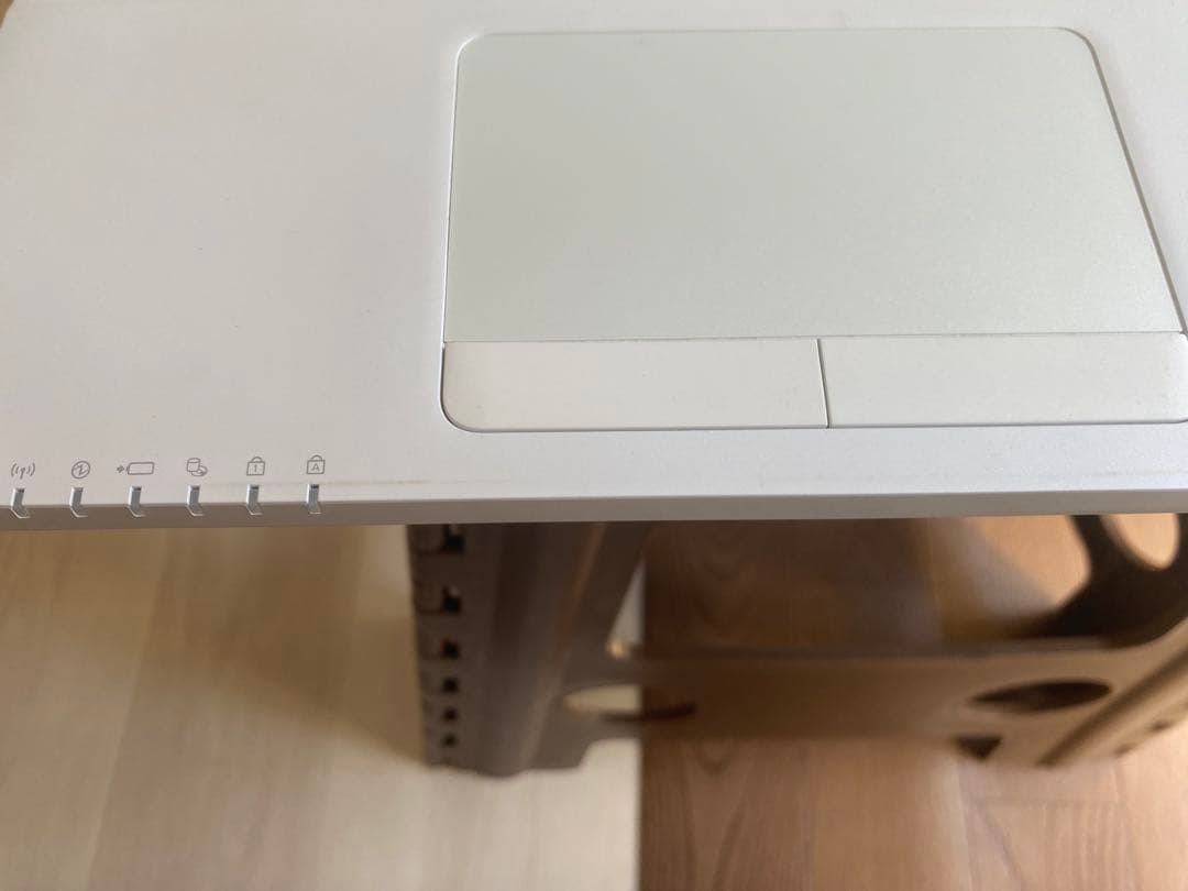 ノートパソコン 富士通 LIFEBOOK ホワイトAH50/C2