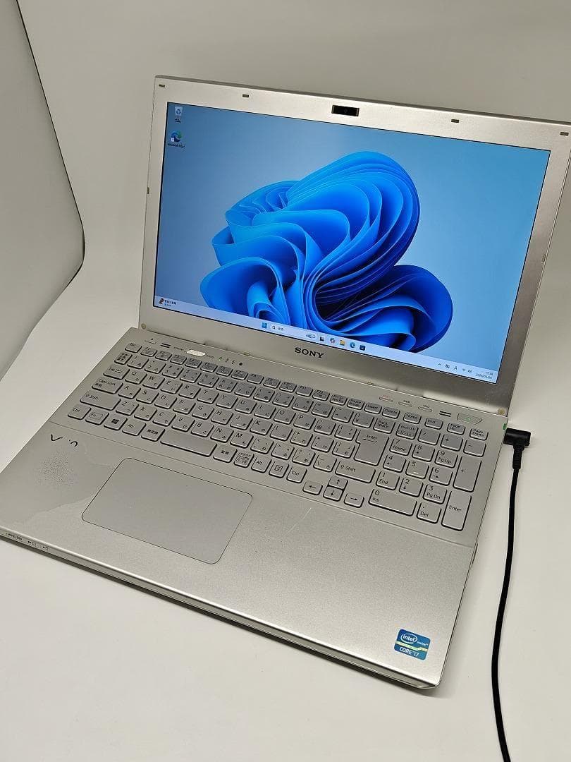 【SONY】高性能 Core i7/SSD256GB ノートパソコン C11