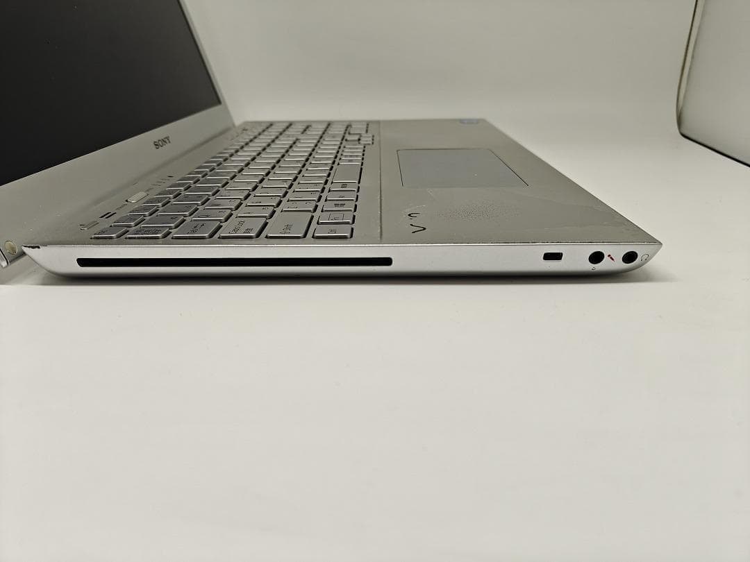 【SONY】高性能 Core i7/SSD256GB ノートパソコン C11