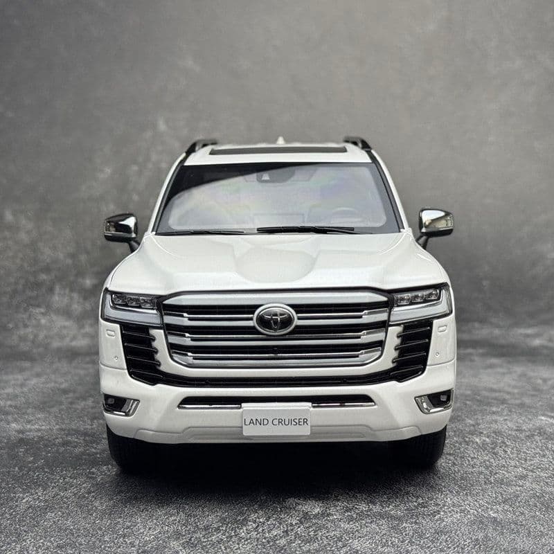 ミニカー 1：18 Toyota Land Cruiser ZX LC300