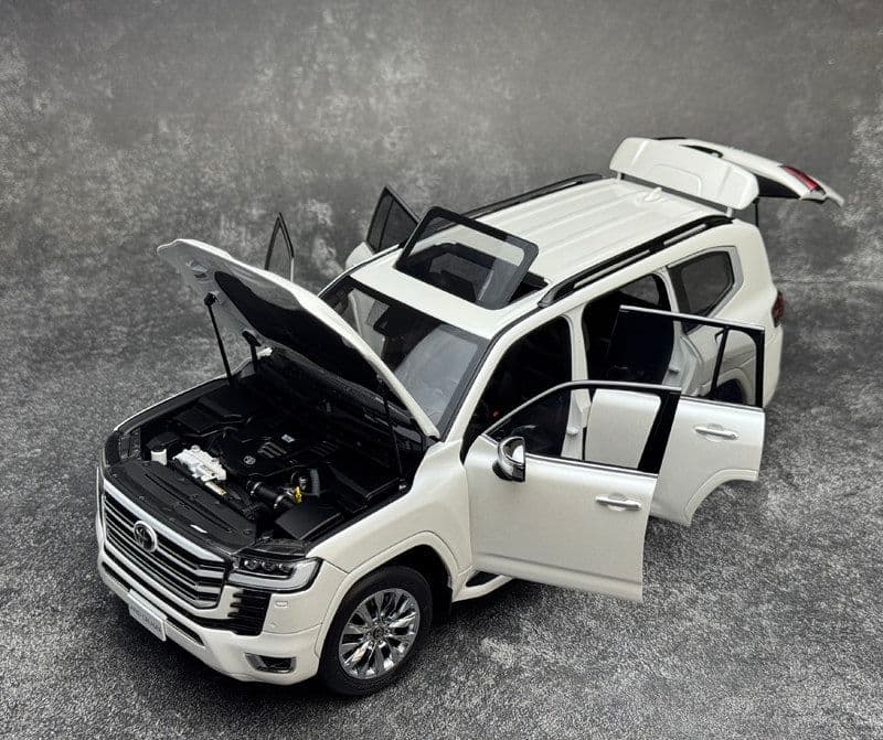 ミニカー 1：18 Toyota Land Cruiser ZX LC300