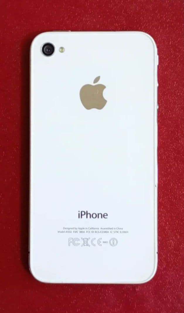 syuka特別価格アップル iPhone 4 Sim フリー 美品ホワイト