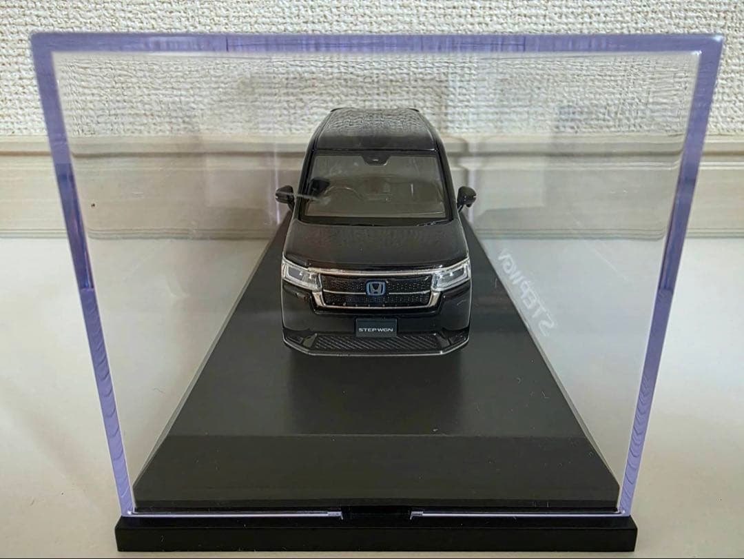 1/43 ホンダ ステップワゴン スパーダ　ミニカー