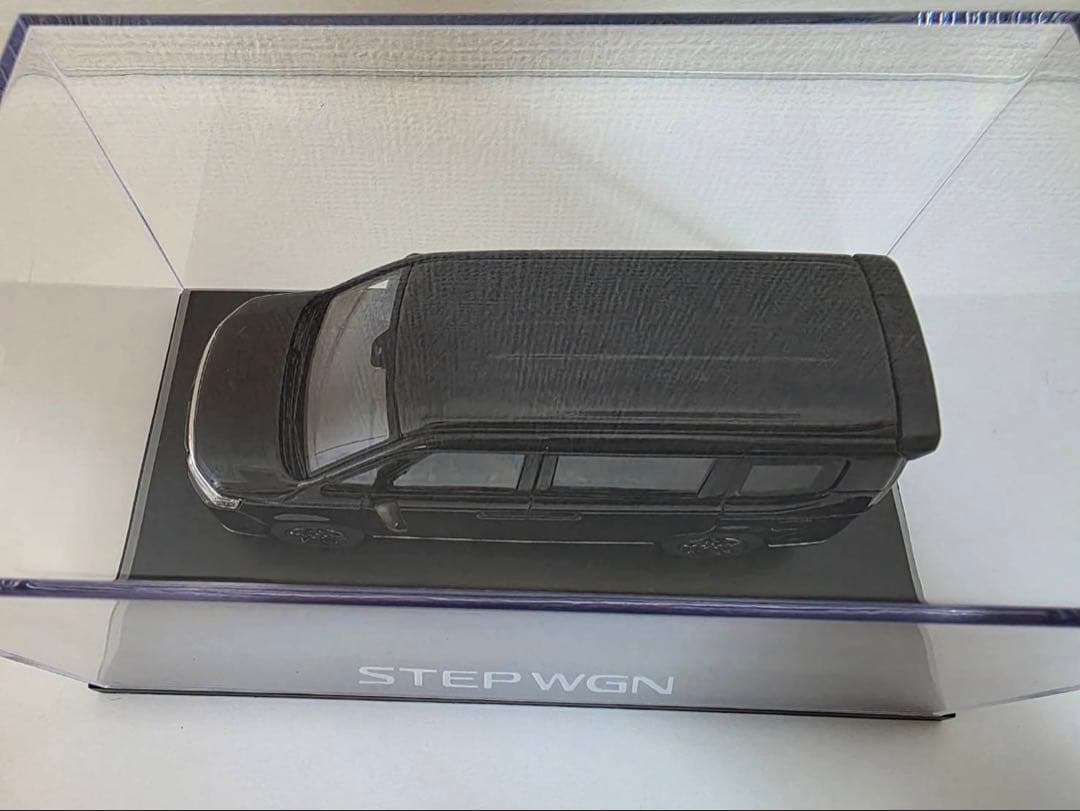 1/43 ホンダ ステップワゴン スパーダ　ミニカー