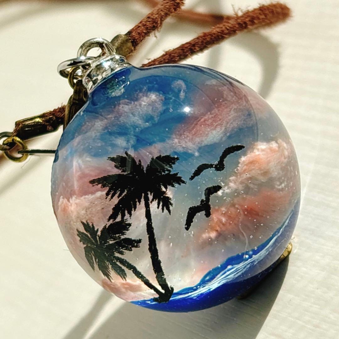 【現品限り】No.773 海　球体　ネックレス　レジン　雲 レジンアート