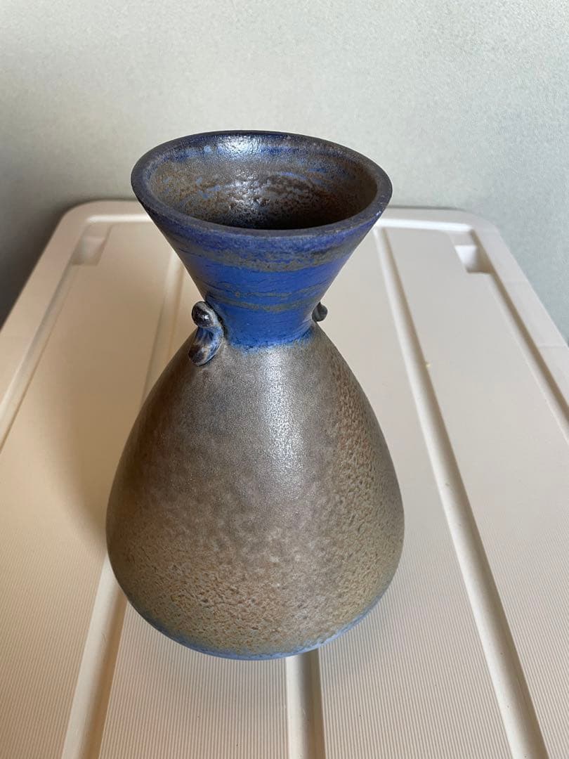 備前焼　藍彩の花入(松井興之作)