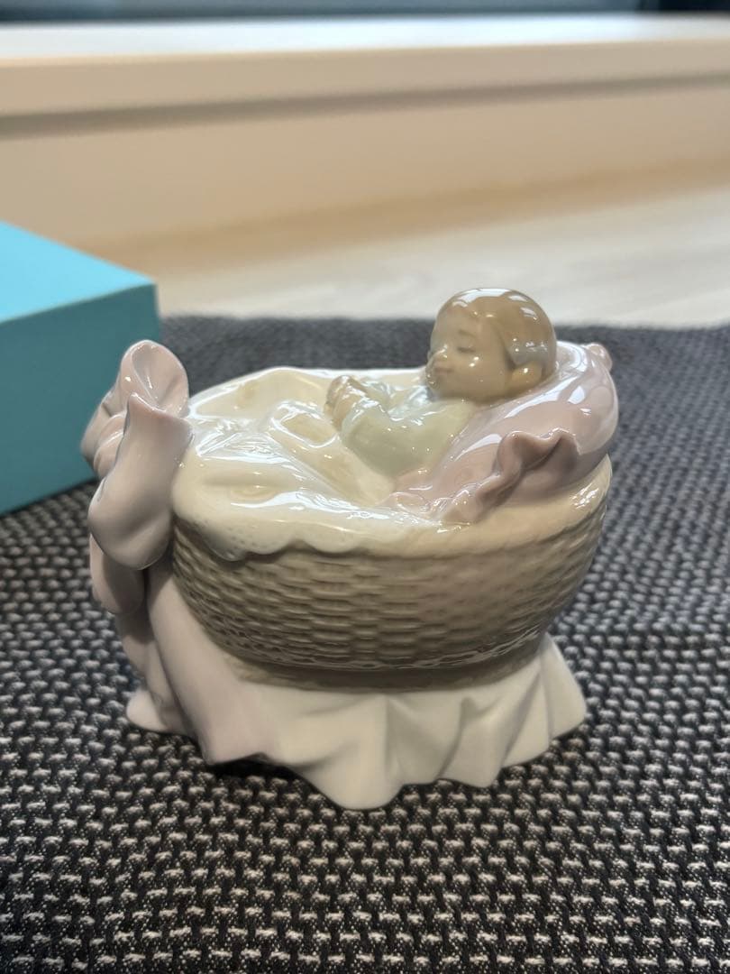 新品未使用 Lladro スイートベイビー女の子