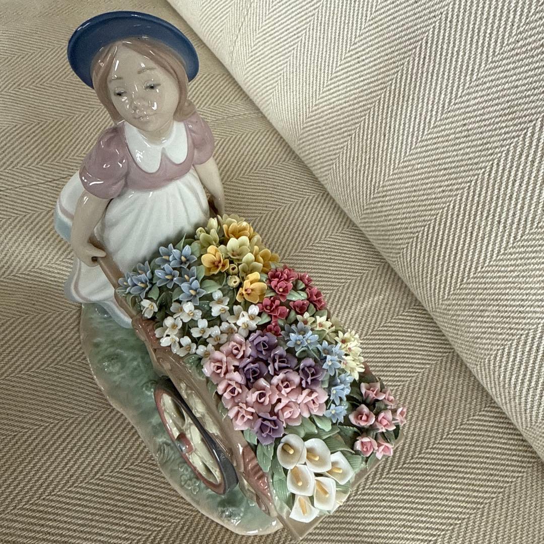 美品　Lladro リヤドロ 可愛いお花屋さん 6521 フィギュリン