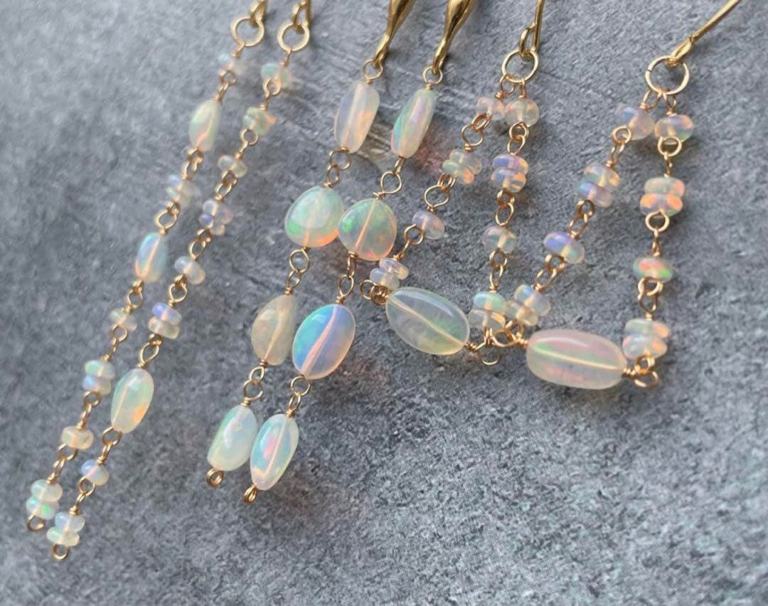 遊色ばっちり ぷるぷる エチオピアオパール ロングピアス