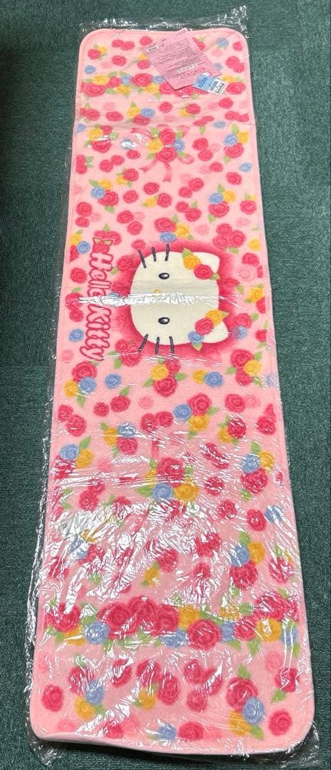 【新品未使用】ハローキティ　キッチンマット　ローズ　180cm×45cm