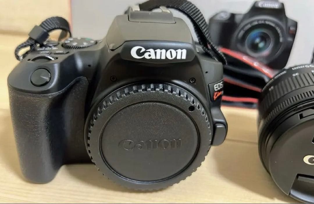 Canon kiss X10標準&望遠ダブルレンズセット