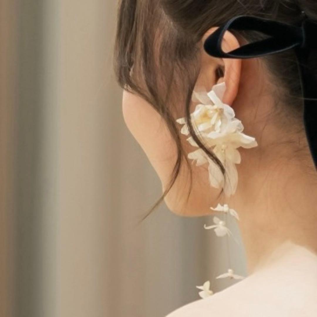 mois（モア）さん　布花《咲華》ivory silk ピアス