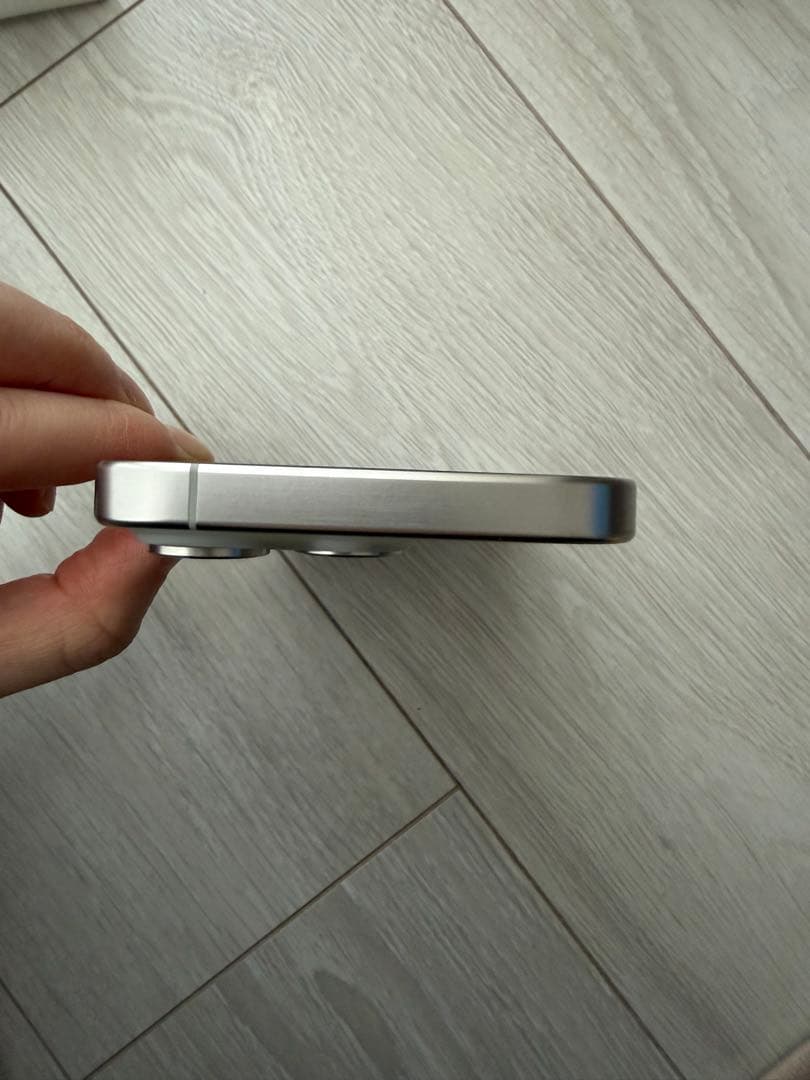 Apple iPhone 15 Pro ホワイト