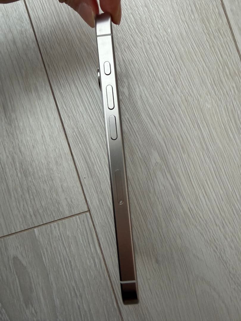 Apple iPhone 15 Pro ホワイト