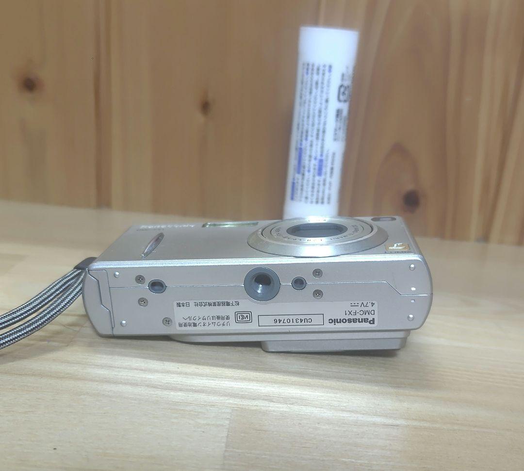 LUMIX DMC-FX1 シルバー　オールドコンデジ　オールドデジカメ
