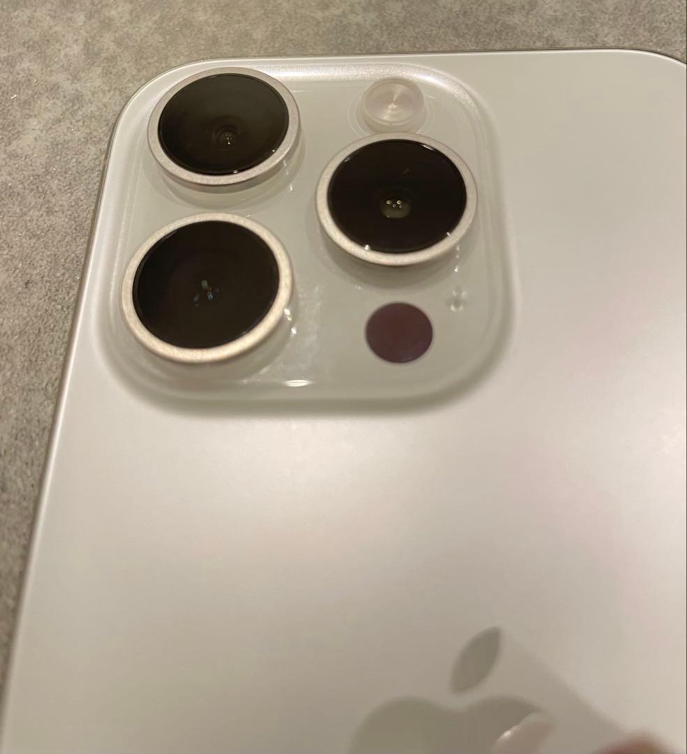 ジャンクiPhone15pro 256GB WhiteTitanium