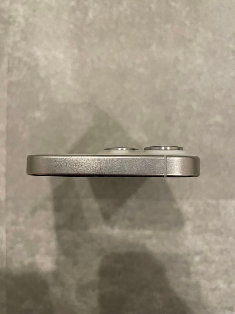 ジャンクiPhone15pro 256GB WhiteTitanium