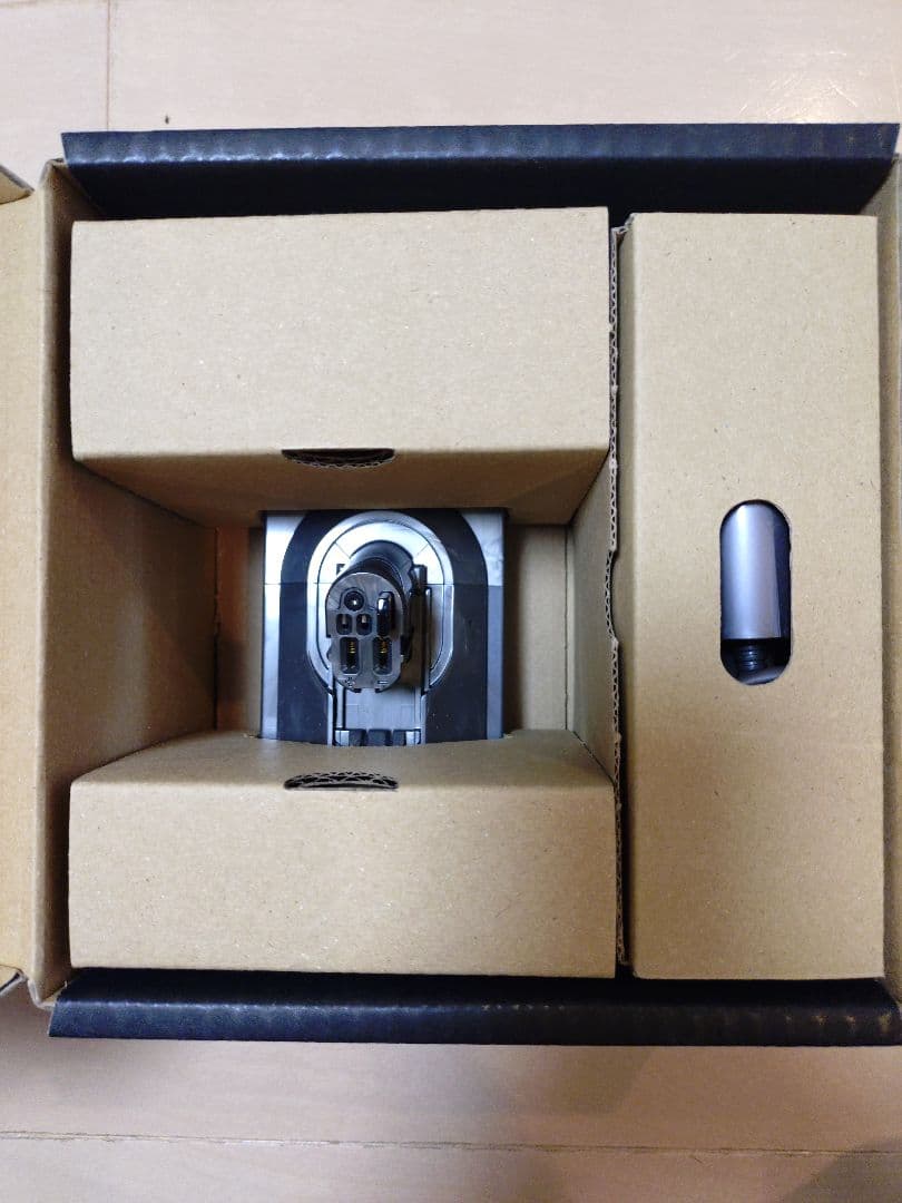 【期間限定値下げ】Dyson Digital Slimバッテリー及び充電器