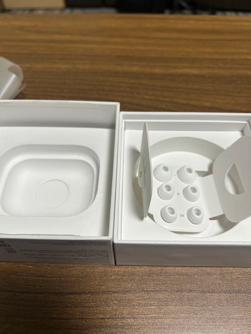 AirPods pro2ホワイト 箱付き ※左耳のみ