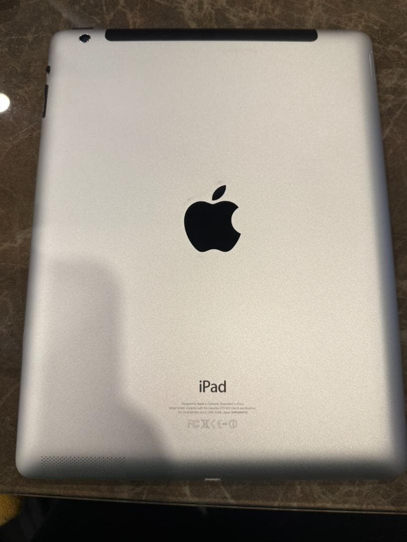 iPad Wi-Fi + Cellular 第4世代 9.7インチ 32GB