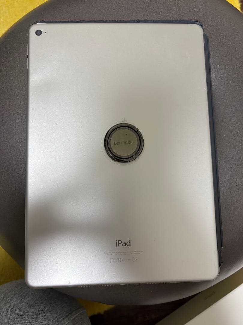 Apple iPad Air2 32GB カバー付き