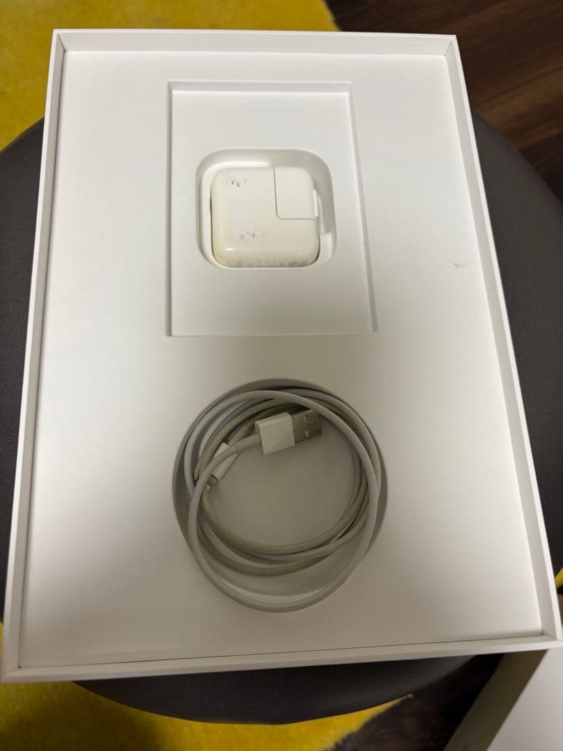 Apple iPad Air2 32GB カバー付き