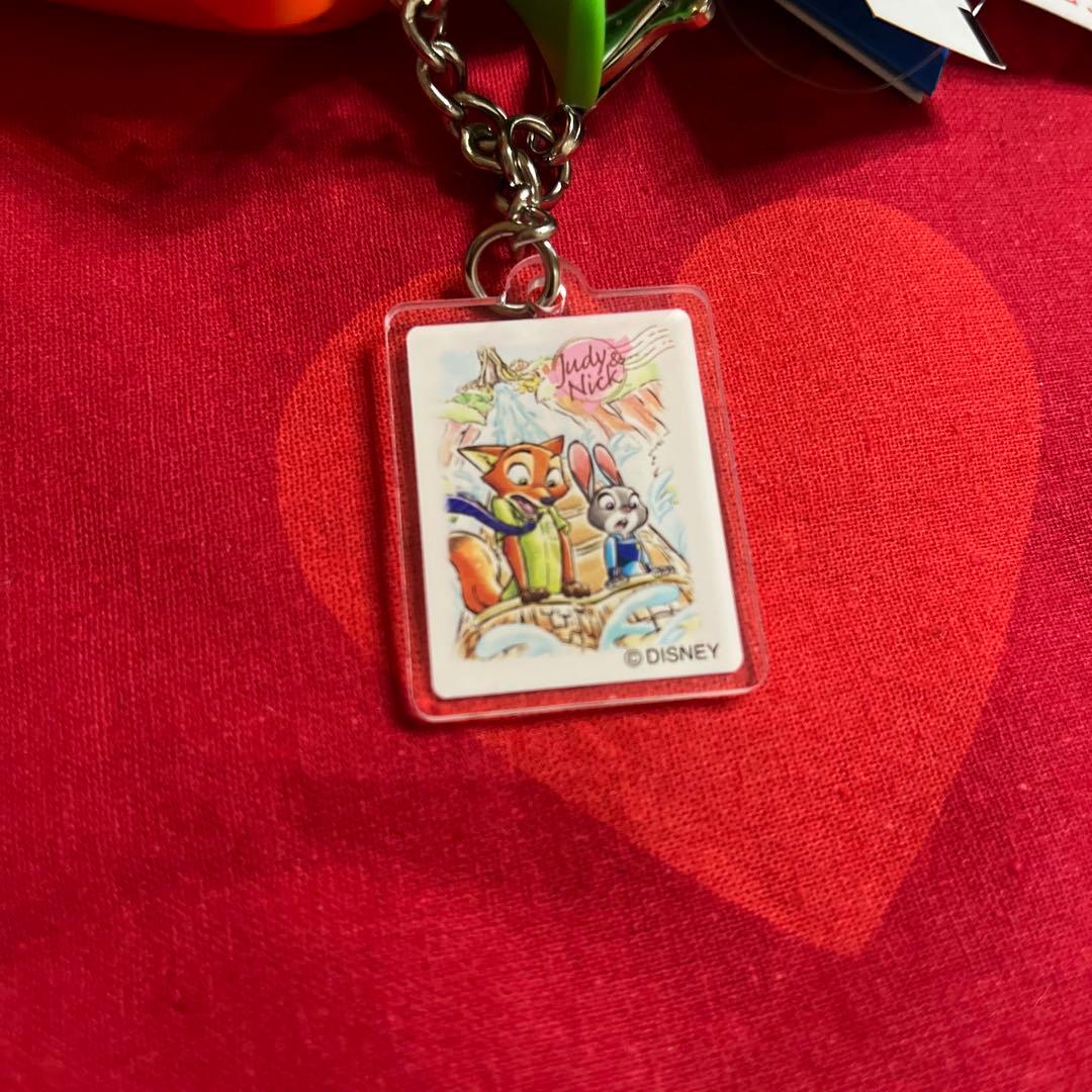 ズートピア　にんじんキーチェーン　録音機能付き　ディズニーリゾート