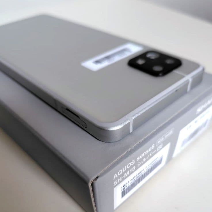【美品】SHARP AQUOS sense6 SH-M19 シルバー