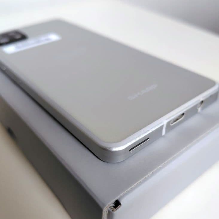 【美品】SHARP AQUOS sense6 SH-M19 シルバー