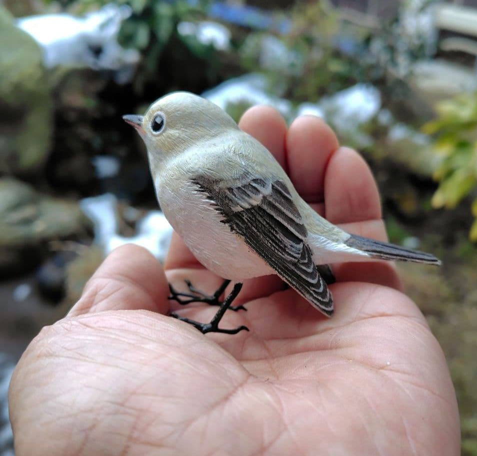 小さなバードカービング ニシオジロビタキ 野鳥 木彫り
