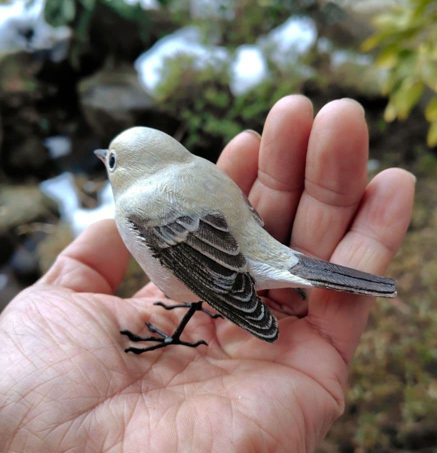 小さなバードカービング ニシオジロビタキ 野鳥 木彫り