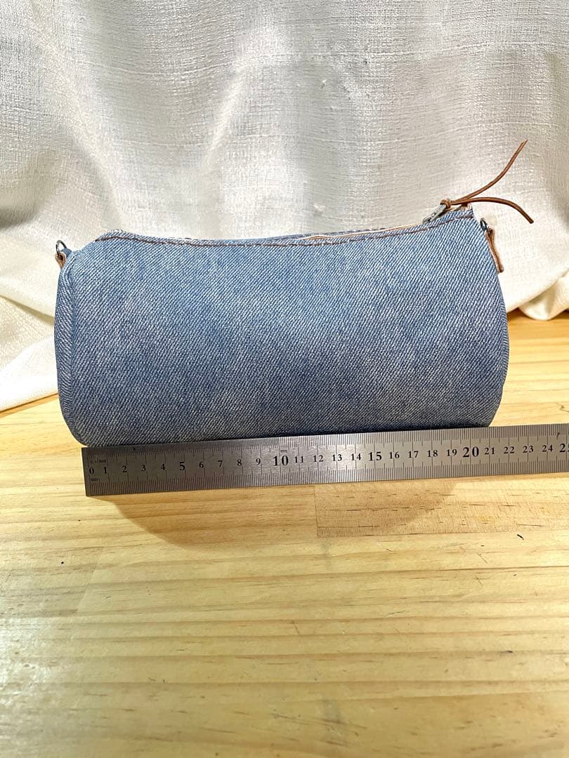 筒形ショルダーバッグ　デニムレザー水色