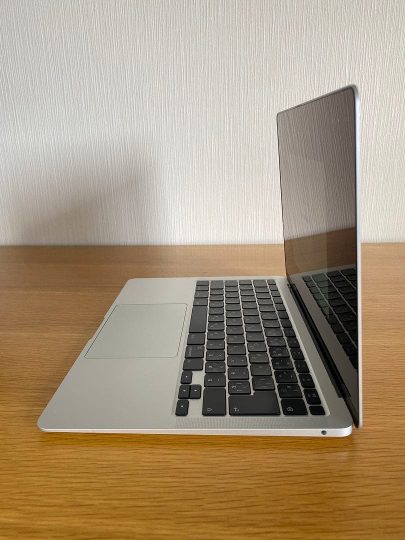 良品　MacBook Air 2020 MacBook本体　ノートパソコン