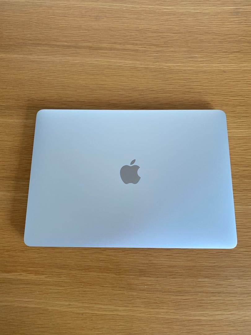 良品　MacBook Air 2020 MacBook本体　ノートパソコン