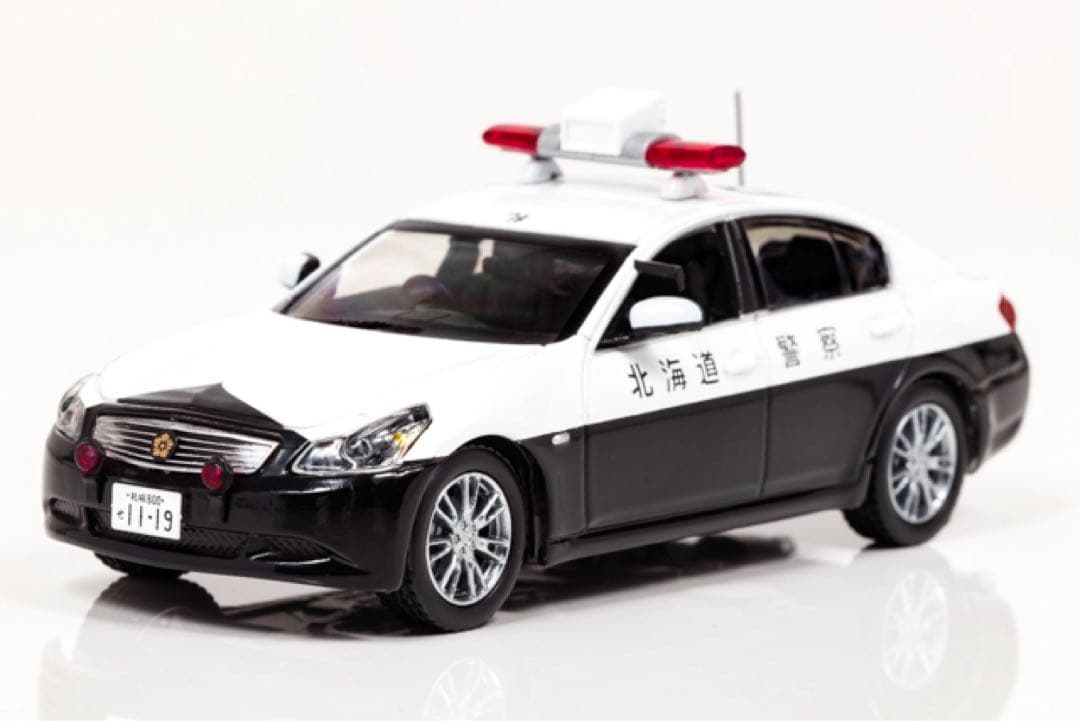【即購入ok!!】 1/43 日産 スカイライン 北海道警察交通部交通機動隊車両