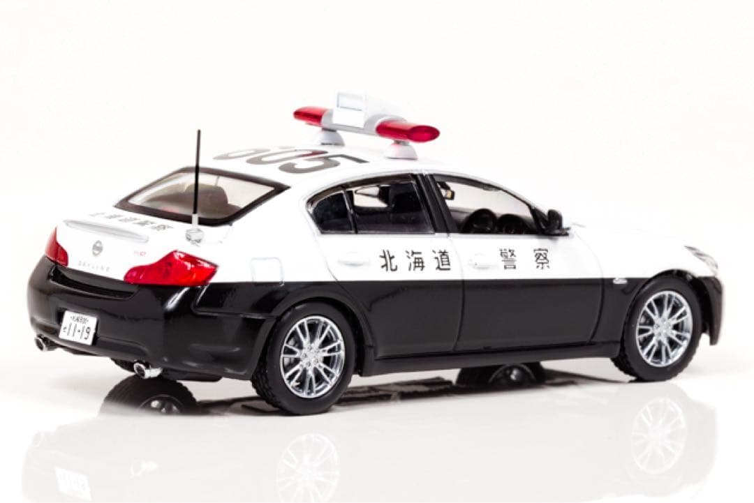 【即購入ok!!】 1/43 日産 スカイライン 北海道警察交通部交通機動隊車両