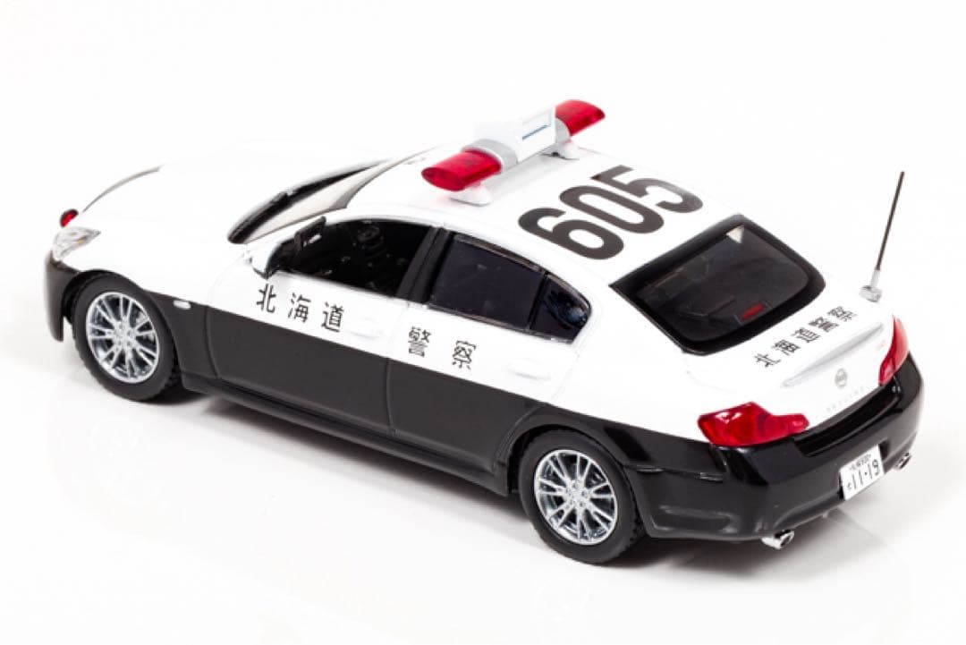 【即購入ok!!】 1/43 日産 スカイライン 北海道警察交通部交通機動隊車両