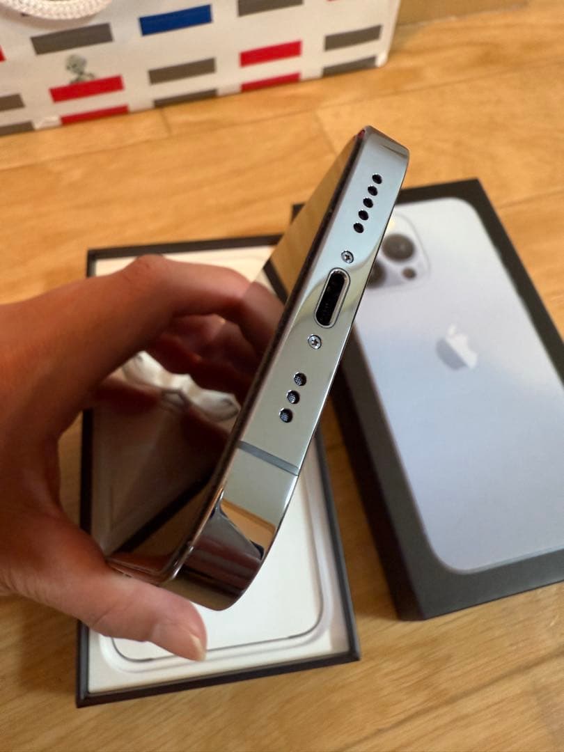 iPhone13pro 256GB シエラブルー　新品同様