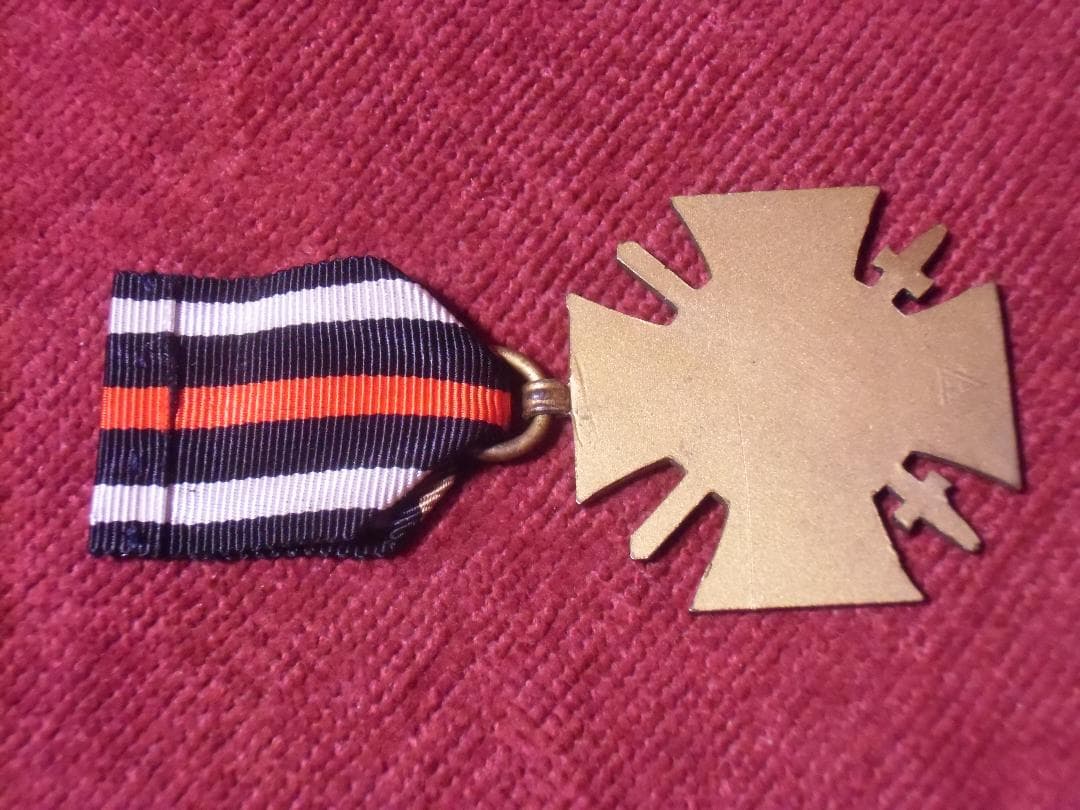 ⊞ドイツ軍＊ヒンデンブルク大統領＊前線将兵名誉十字勲章剣付（実物）