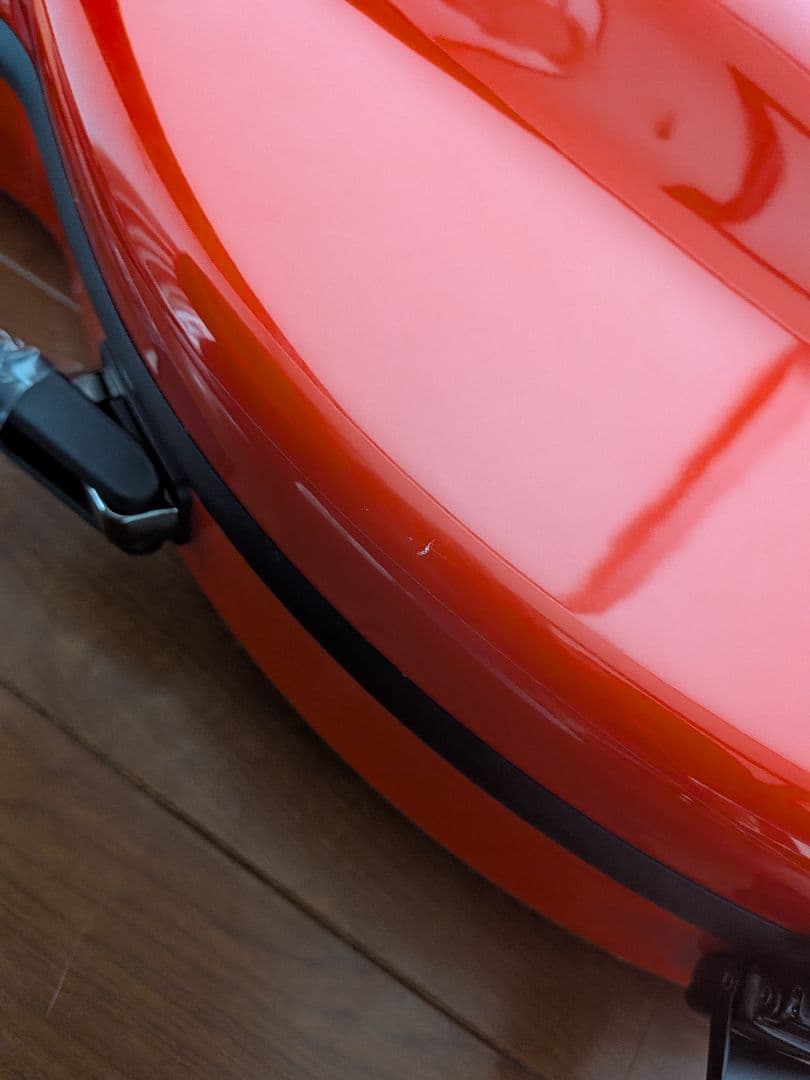 赤いバイオリンハードケース