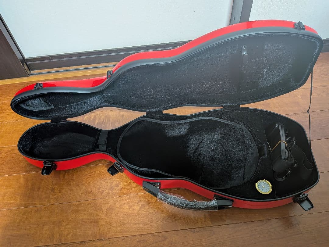 赤いバイオリンハードケース