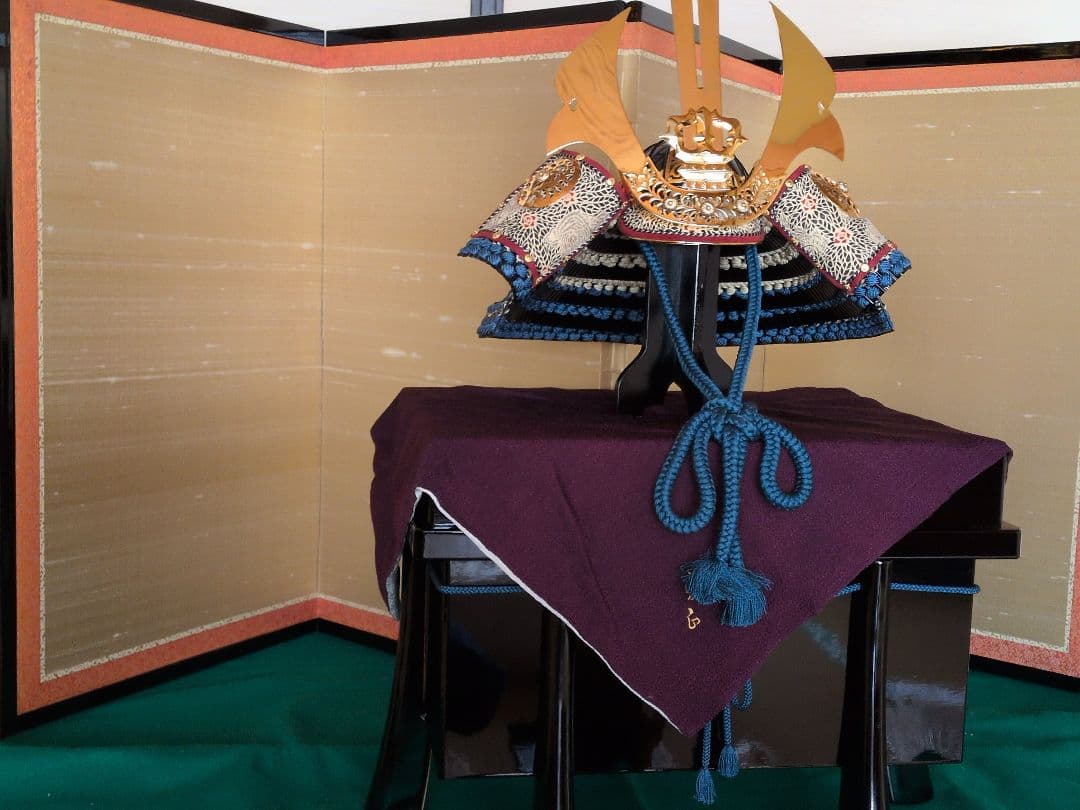 五月人形 金色の兜